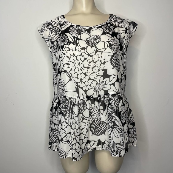 Ann Taylor Tops - NWT Ann Taylor Blouse SMALL Black White Floral Peplum Round Neck Cap Sleeve Chic